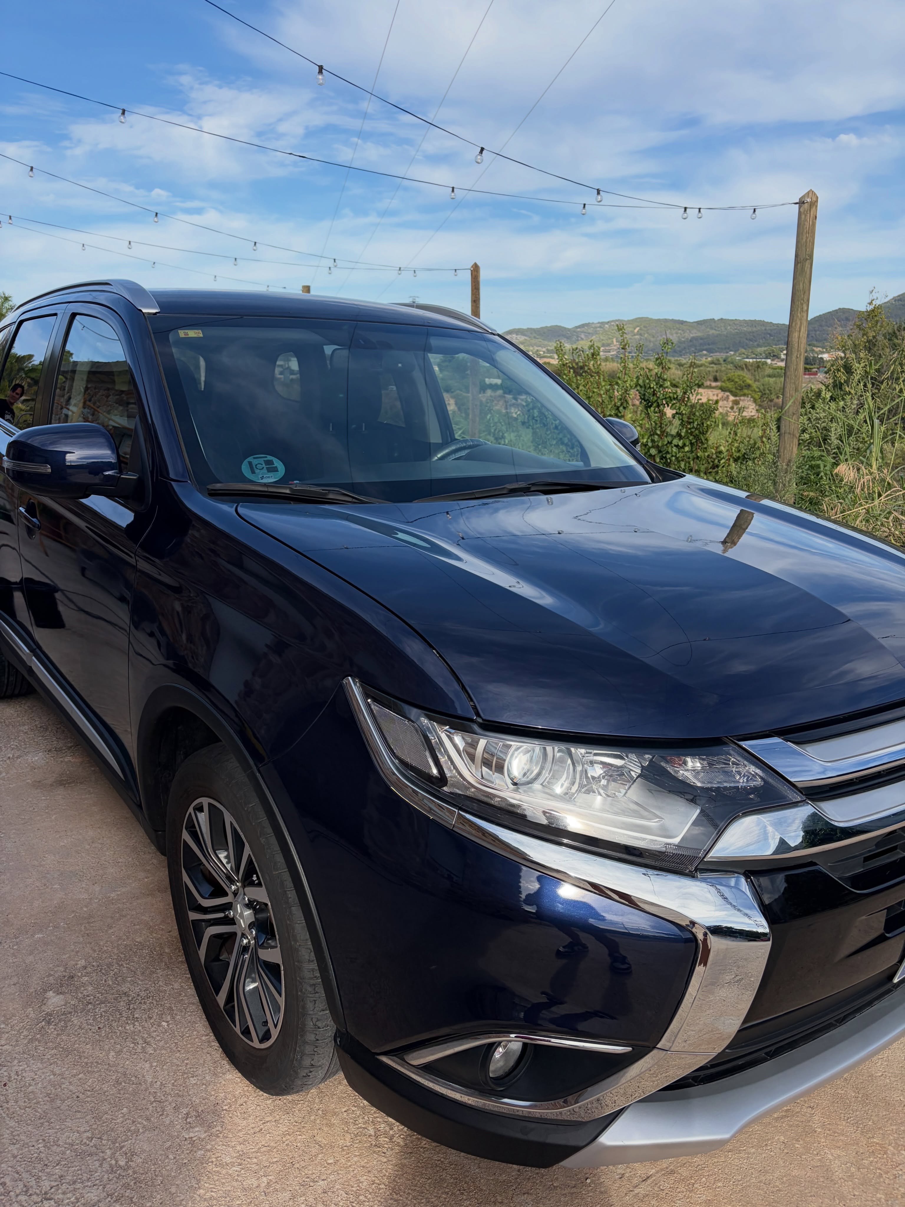 Exterior de un Mitsubishi Outlander MK3 tras el trabajo de BTL Detailing